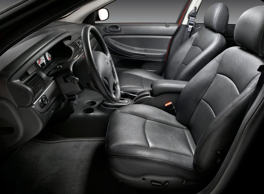  Dodge Stratus R/T 2004 года  (фото 3 из 8)
